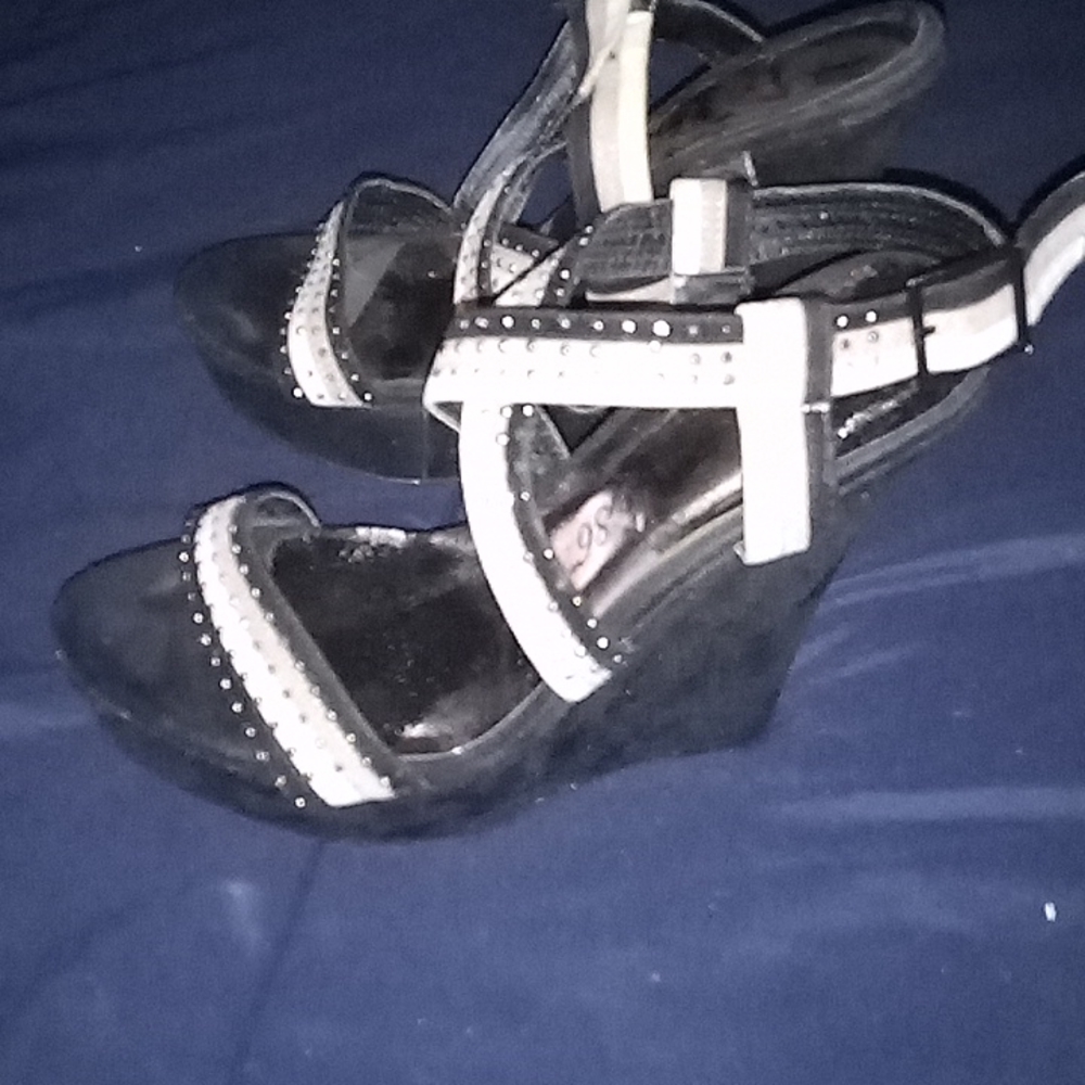 Strap around the ankle wedges